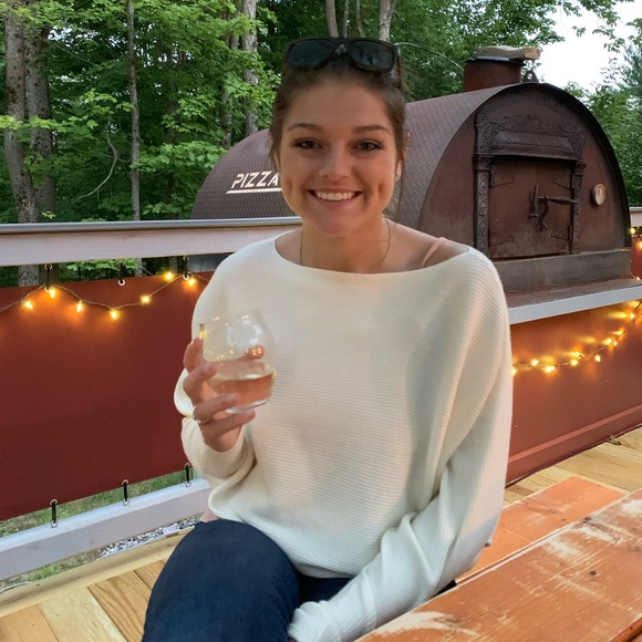 Meet your Posher, Kayla - Picture 1 of 1